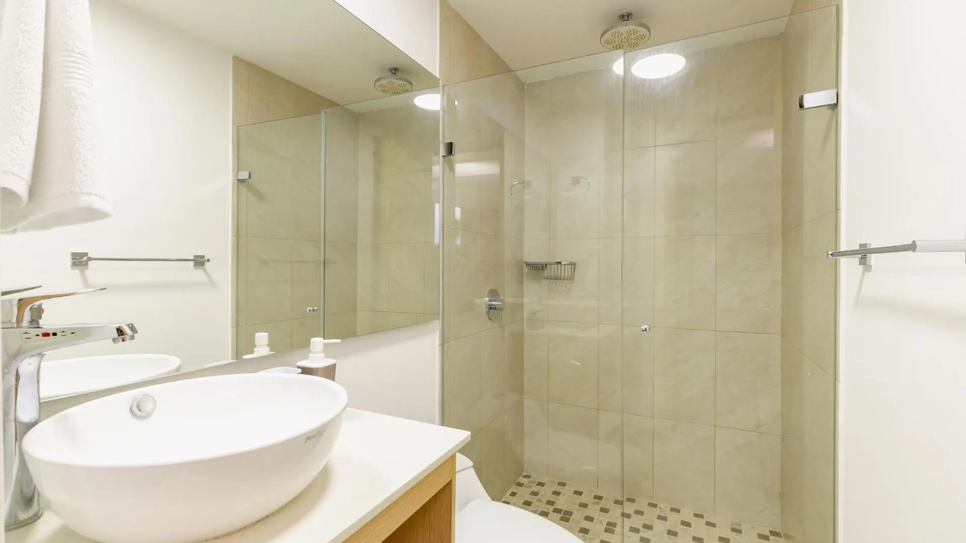 New Comfortable Laureles Apartment Medellín 0*,