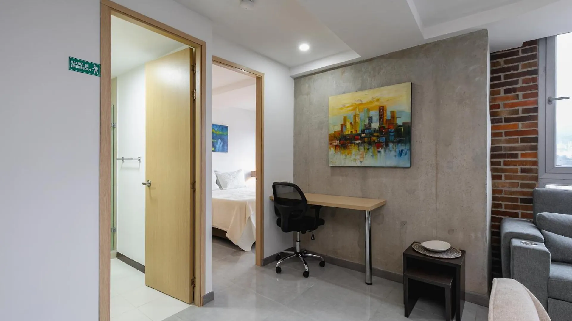 New Comfortable Laureles Apartment Medellín