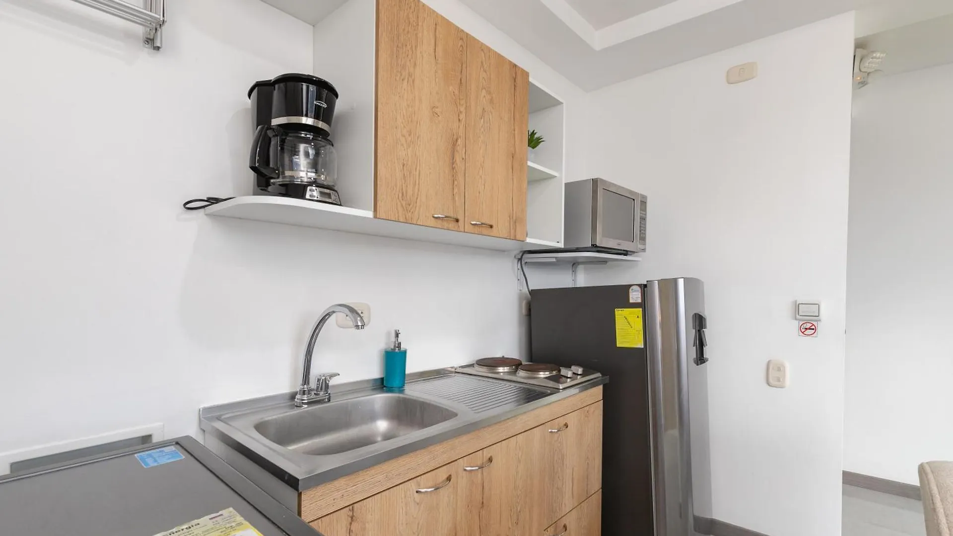 New Comfortable Laureles Apartment Medellín